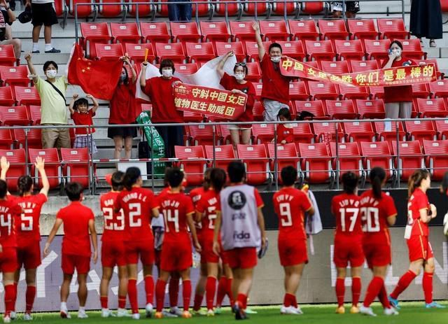 欧联-布莱顿1-0十人雅典AEK 佩德罗造点+点射制胜北京时间12月1日01:45，欧联小组赛第五轮布莱顿挑战雅典AEK的比赛，上半场弗格森低射造险，聚贝尔中柱，下半场若昂佩德罗造点+点射破门，加齐诺维奇直红，最终布莱顿客场1-0十人雅典AEK。